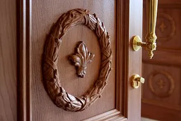 Carved wooden applique N-029 &mdash; the opportunity to create a unique and unforgettable interior