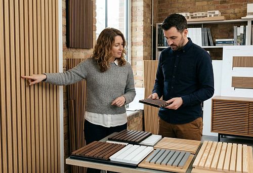Slat wall and furniture cladding: how to choose material and format