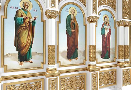 How to properly install an iconostasis at home