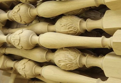 Carved wooden balusters &mdash; reliable railing for stairs