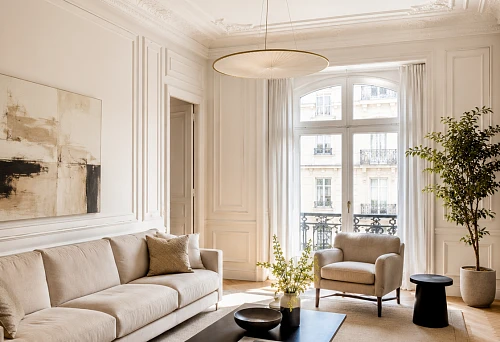 Apartment with stucco and moldings for premium photos before sale