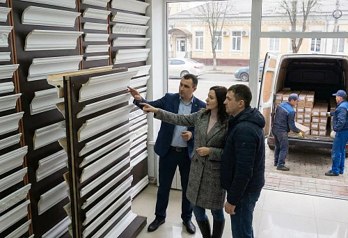 Polyurethane molding in Stavropol: selection of cornices and moldings at the store display