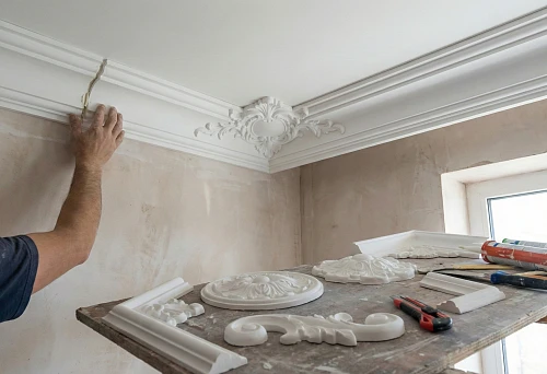 Polyurethane corner molding decor for neat finishing of an internal corner