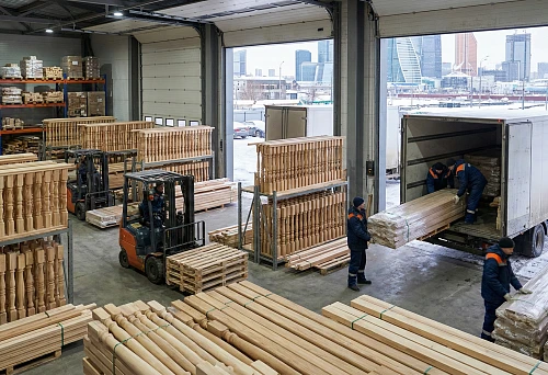 Warehouse of Wooden Handrails and Balusters in Moscow with Direct Loading in 2026