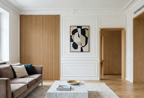How to combine polyurethane molding, wooden slats, and protective corners in one interior: proportions, rhythm, joints, transitions, durability, installation, and painting. A practical guide for apartments and houses.