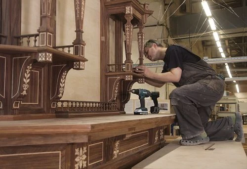 Custom Interior Design with Handcrafted Elements