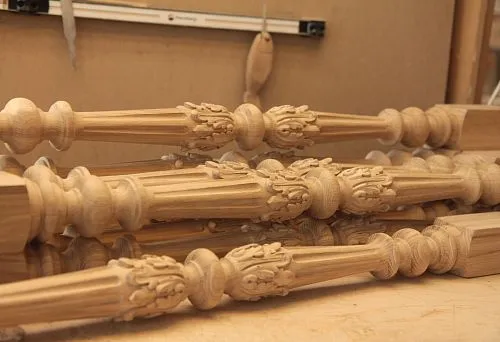 Carved wooden semi-finished products &mdash; elements for furnishing furniture and interiors