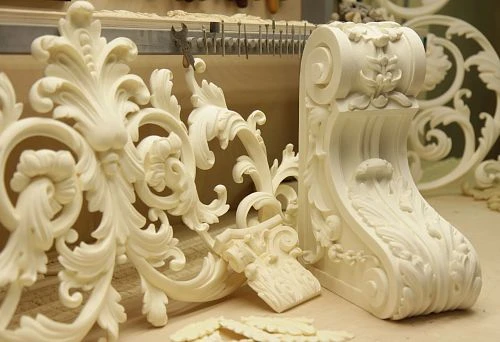 Facade molding with carved architectural ornament