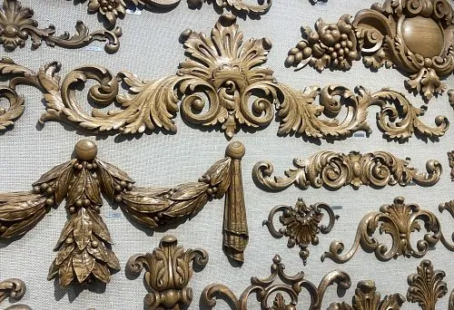Elegant carved wooden elements for DIY shelves, crafted in classic style