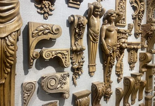 Decorative Carved Wooden Shelves and Brackets in Classic Style with Elegant Carving.