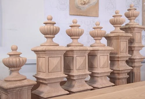 Carved Wooden Posts for Stairs with Decorative Elements