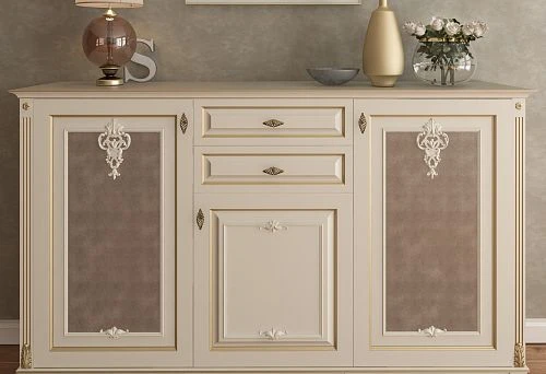 Carved chest of drawers in solid wood with decorative painting and gold-plated handles
