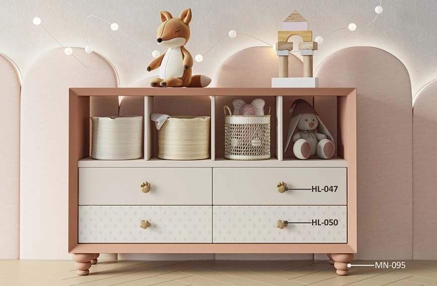 Decor of the child's dresser KMD-009 with "Paw" HL-047 and "Cloud" HL-050 handles in the interior.