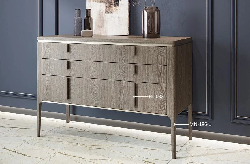 Example of decorating chest of drawers KMD-016 with handle Tetras HL-033 and legs MN-186-1 in the hallway interior.