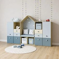 Bright and fun handle for children's furniture made of natural wood