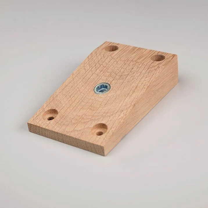 Plate for attaching furniture legs