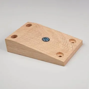 Mounting plate 10&deg;, wood, FUR-017