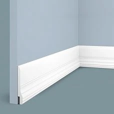 Floor skirting board L1605 from polystyrene HI WOOD, 90 mm height, with expressive decorative relief, white color