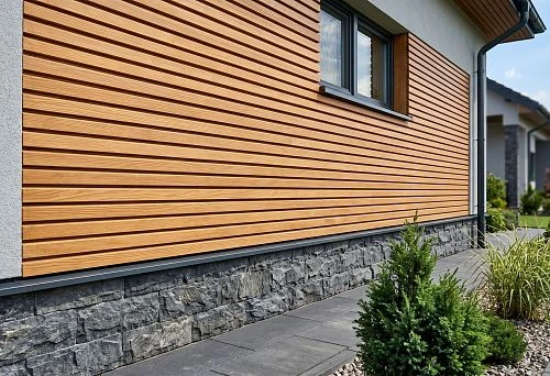 Slatted facade panels with a plinth skirting