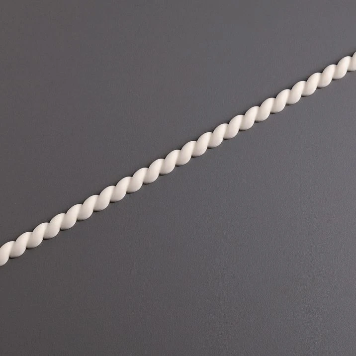 Carved polyurethane KPU-125 molding, a narrow trim for neat zoning of walls and furniture, easy to install, resistant to moisture and temperature fluctuations, ready for painting in any color