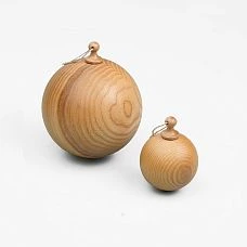SUV-002 Christmas balls made of wenge wood, rich dark tone for elegant New Year&rsquo;s decor